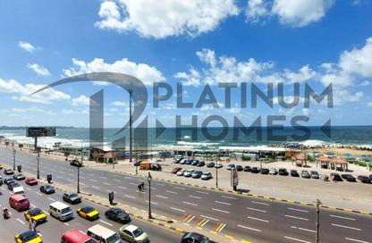 Apartment - 4 Bedrooms - 2 Bathrooms for rent in Al Geish Road - Cleopatra - Hay Sharq - Alexandria