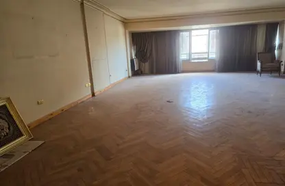 شقة - 3 غرف نوم - 3 حمامات للبيع في شارع الدكتور ميشيل باخوم - الدقي - الجيزة