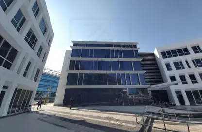 Office Space - Studio - 3 Bathrooms for rent in Smart Village - Cairo Alexandria Desert Road - 6 October City - Giza