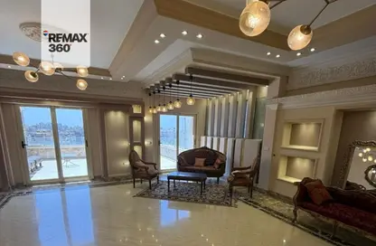 Penthouse - 3 Bedrooms - 3 Bathrooms for sale in Ahmed Fakhry St. - 6th Zone - Nasr City - Cairo