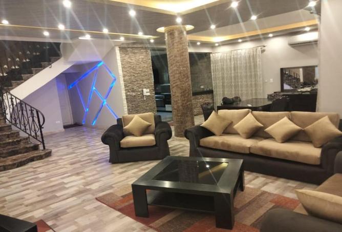 8015382 - Property Image 2