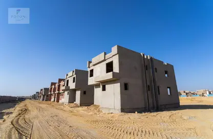 فيلا - 5 غرف نوم - 4 حمامات للبيع في ليك ويست 2 - كمبوندات الشيخ زايد - الشيخ زايد - الجيزة