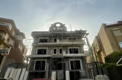 Apartment - 3 Bedrooms - 3 Bathrooms for sale in Street 12 - 1st Neighborhood - 7th District - Shorouk City - Cairo