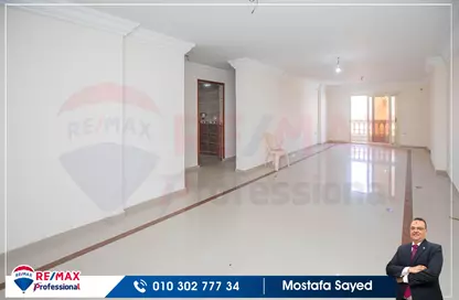 Apartment - 3 Bedrooms - 2 Bathrooms for sale in Badr Al Deen St. - Saba Basha - Hay Sharq - Alexandria