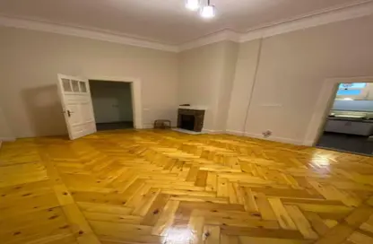 مساحات مكتبية - استوديو - 4 حمامات للايجار في شارع حسن صبري - الزمالك - القاهرة