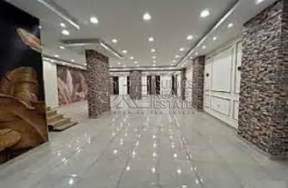 محل تجاري - استوديو - 1 حمام للايجار في شارع جزيرة العرب (المهندس حسن حلمي) - المهندسين - الجيزة