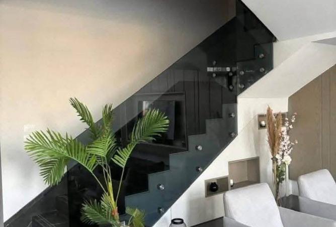 8557736 - Property Image 2