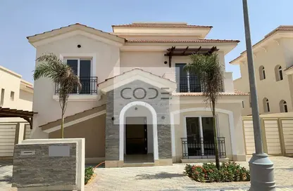 Villa - 4 Bedrooms - 3 Bathrooms for sale in Azzar - 5th Settlement Compounds - The 5th Settlement - New Cairo City - Cairo