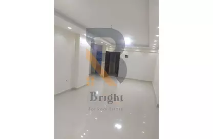 Apartment - 3 Bedrooms - 1 Bathroom for sale in 3rd District - Obour City - Qalyubia
