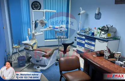 عيادة - استوديو - 1 حمام للبيع في شارع المشير احمد اسماعيل - سيدي جابر - حي شرق - الاسكندرية