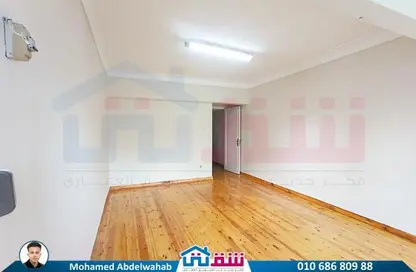 Apartment - 3 Bedrooms - 2 Bathrooms for sale in Smouha - Hay Sharq - Alexandria