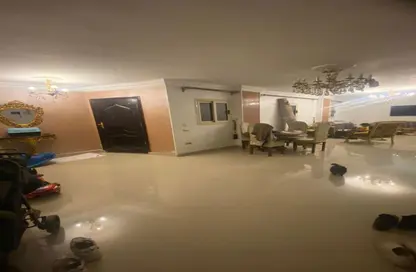 شقة - 4 غرف نوم - 2 حمامات للبيع في شارع 100 - المعادي - حي المعادي - القاهرة