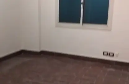 Apartment - 3 Bedrooms - 2 Bathrooms for rent in Mostashareen - North Investors Area - New Cairo City - Cairo