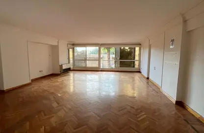 شقة - 3 غرف نوم - 3 حمامات للبيع في شارع طيبه - المهندسين - الجيزة