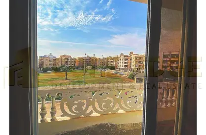 شقة - 3 غرف نوم - 2 حمامات للبيع في شارع المهندس احمد كمال حمدي - الحي السادس عشر - الشيخ زايد - الجيزة