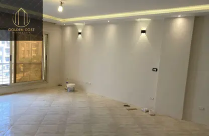 Apartment - 3 Bedrooms - 2 Bathrooms for rent in El Koronfel - The 5th Settlement - New Cairo City - Cairo