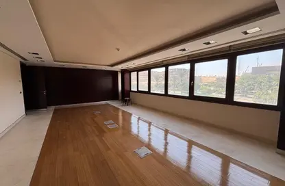 Office Space - Studio - 4 Bathrooms for rent in Arkan Plaza - 26th of July Corridor - Sheikh Zayed City - Giza