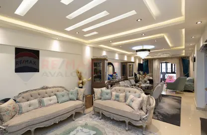 Apartment - 3 Bedrooms - 2 Bathrooms for sale in Laurent - Hay Sharq - Alexandria