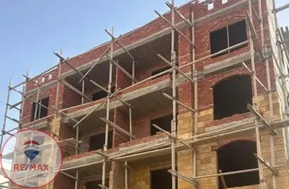 Apartment - 3 Bedrooms - 2 Bathrooms for sale in Bait Alwatan - The 5th Settlement - New Cairo City - Cairo