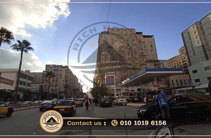 Apartment - 3 Bedrooms - 3 Bathrooms for sale in Mohamed Fawzy Moaz St. - Smouha - Hay Sharq - Alexandria