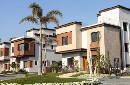Villa - 5 Bedrooms - 5 Bathrooms for sale in Azzar - 5th Settlement Compounds - The 5th Settlement - New Cairo City - Cairo
