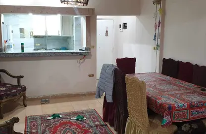 Apartment - 2 Bedrooms - 1 Bathroom for rent in Al Matbaa St. - Al Matbaa - Faisal - Hay El Haram - Giza