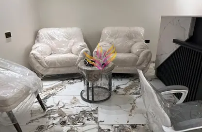 Clinic - Studio - 1 Bathroom for rent in The Gate Plaza Mall - 10th District - Sheikh Zayed City - Giza