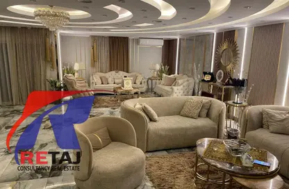 شقة - 4 غرف نوم - 3 حمامات للبيع في شارع الدكتور حسن الشريف - المنطقة الثامنة - مدينة نصر - القاهرة