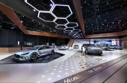 معرض - استوديو - 2 حمامات للايجار في شارع التسعين الشمالي - التجمع الخامس - مدينة القاهرة الجديدة - القاهرة