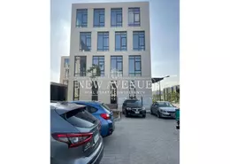 مساحات مكتبية - استوديو - 2 حمامات للايجار في مساكن ديستريكت 5 - كمبوندات القطامية - القطامية - مدينة القاهرة الجديدة - القاهرة