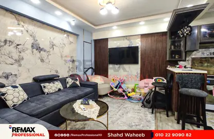 Apartment - 2 Bedrooms - 1 Bathroom for sale in Al Hilton St. - Smouha - Hay Sharq - Alexandria Apartment - 2 Bedrooms - 1 Bathroom for sale in Al Hilton St. - Smouha - Hay Sharq - Alexandria