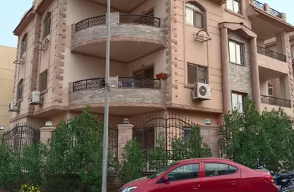 شقة - 8 غرف نوم - 3 حمامات للبيع في شارع المستشار عادل يونس - المستثمرين الشمالية - مدينة القاهرة الجديدة - القاهرة