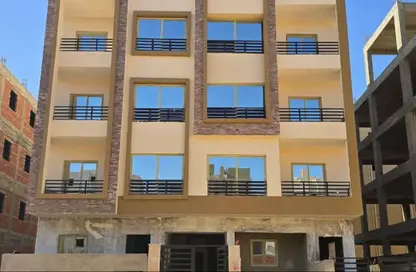 Apartment - 3 Bedrooms - 3 Bathrooms for sale in Al Narges - New Cairo City - Cairo