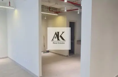 Office Space - Studio - 2 Bathrooms for rent in Hyde Park Business District Mall - South Teseen St. - The 5th Settlement - New Cairo City - Cairo