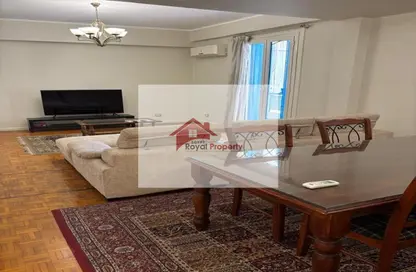 شقة - 2 غرف نوم - 2 حمامات للايجار في شارع محمد مظهر - الزمالك - القاهرة