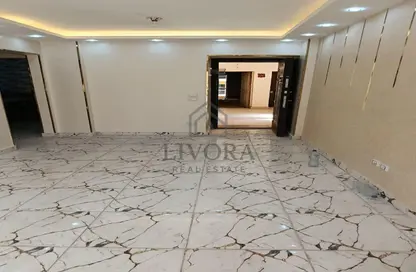 Apartment - 2 Bedrooms - 1 Bathroom for rent in Degla Palms - Al Wahat Road - 6 October City - Giza
