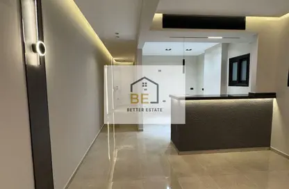 شقة - 2 غرف نوم - 2 حمامات للبيع في الهضبة العليا - المقطم - القاهرة