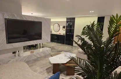 Apartment - 3 Bedrooms - 2 Bathrooms for sale in Al Horeya St. - Almazah - Heliopolis - Masr El Gedida - Cairo