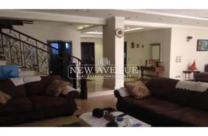 Villa - 3 Bedrooms - 4 Bathrooms for sale in Rayhana Compound - Al Wahat Road - 6 October City - Giza