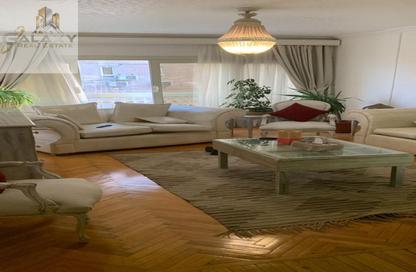 Apartment - 2 Bedrooms - 2 Bathrooms for rent in Zamalek - Cairo