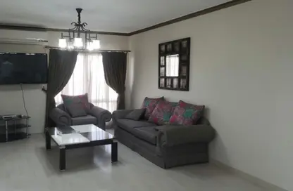 شقة - 2 غرف نوم - 3 حمامات للايجار في شارع 17 - الحي الخامس - التجمع الخامس - مدينة القاهرة الجديدة - القاهرة