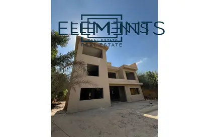 Villa - 5 Bedrooms - 6 Bathrooms for sale in Tara - Sheikh Zayed Compounds - Sheikh Zayed City - Giza