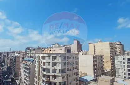 شقة - 3 غرف نوم - 3 حمامات للبيع في لوران - حي شرق - الاسكندرية