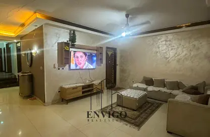 شقة - 3 غرف نوم - 2 حمامات للبيع في شارع جمال الين دويدار - المنطقة الثامنة - مدينة نصر - القاهرة