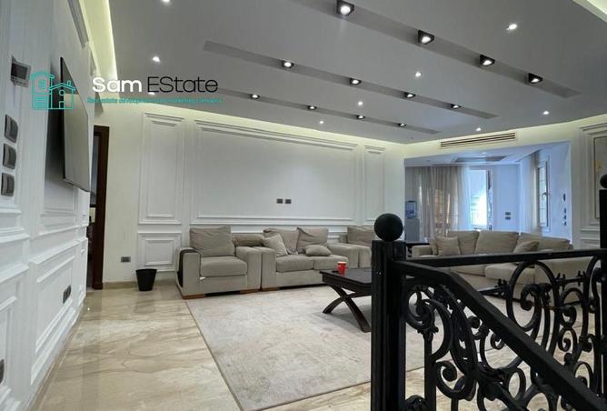 8369351 - Property Image 2