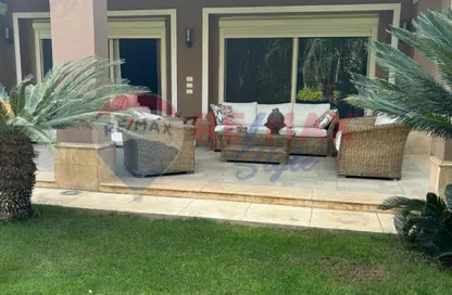 Villa - 4 Bedrooms - 3 Bathrooms for sale in Seasons Residence - Ext North Inves Area - New Cairo City - Cairo