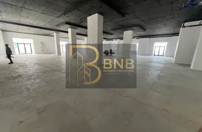 طابق كامل - استوديو - 8 حمامات للايجار في شارع التسعين - التجمع الخامس - مدينة القاهرة الجديدة - القاهرة