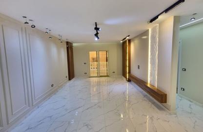 Apartment - 3 Bedrooms - 2 Bathrooms for sale in Gate 4 - Mena - Hadayek El Ahram - Giza