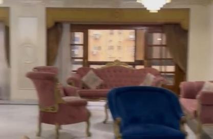 Apartment - 3 Bedrooms - 3 Bathrooms for sale in Al Basrah St. - Mohandessin - Giza
