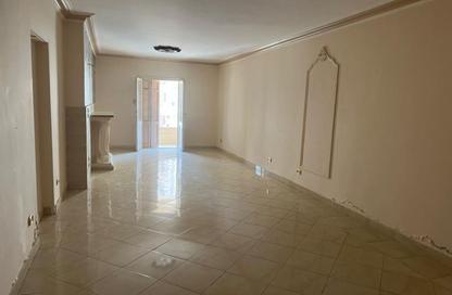 Apartment - 2 Bedrooms - 1 Bathroom for sale in Street 9 - Al Hadaba Al Olya - Mokattam - Cairo